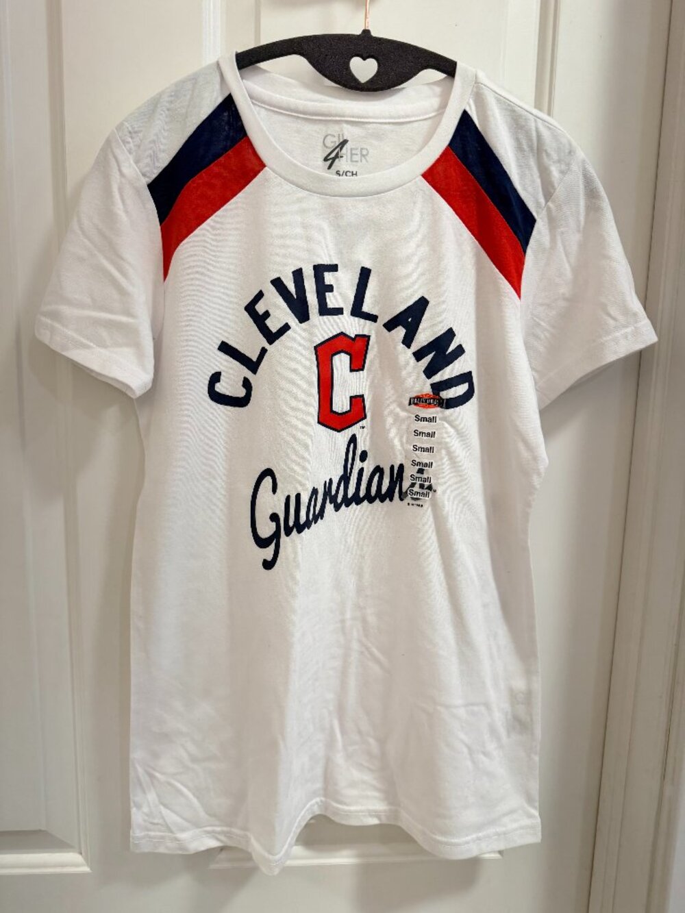 NWT Cleveland Guardians GIII 4Her Graphic Tee Small